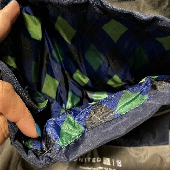 United Airlines 1st Class Amenities Flight Kit PGA Tour Golf Socks Tee L@@K >>> - Picture 5 of 6